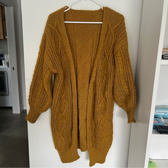 Big Chunky Cozy Mustard Yellow Cable Knit Cardigan One Size Bubble Sleeves - Picture 1 of 3